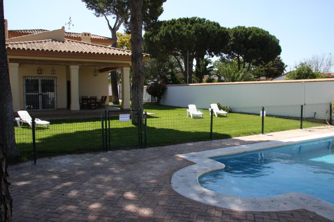 Moderno Y Amplio Chalet, Con Piscina Privada 치클라나 데 라 프론테라 외부 사진