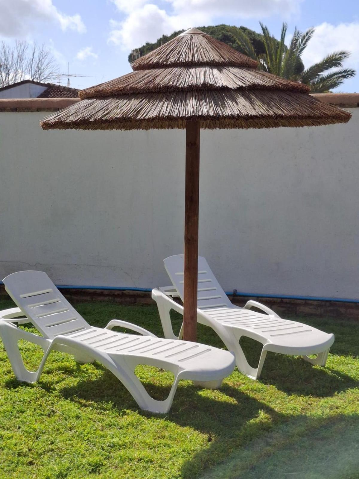 Moderno Y Amplio Chalet, Con Piscina Privada 치클라나 데 라 프론테라 외부 사진